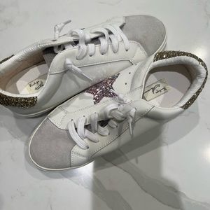 Vintage Havana Excel Sneakers Like New worn once indoors size 8.5